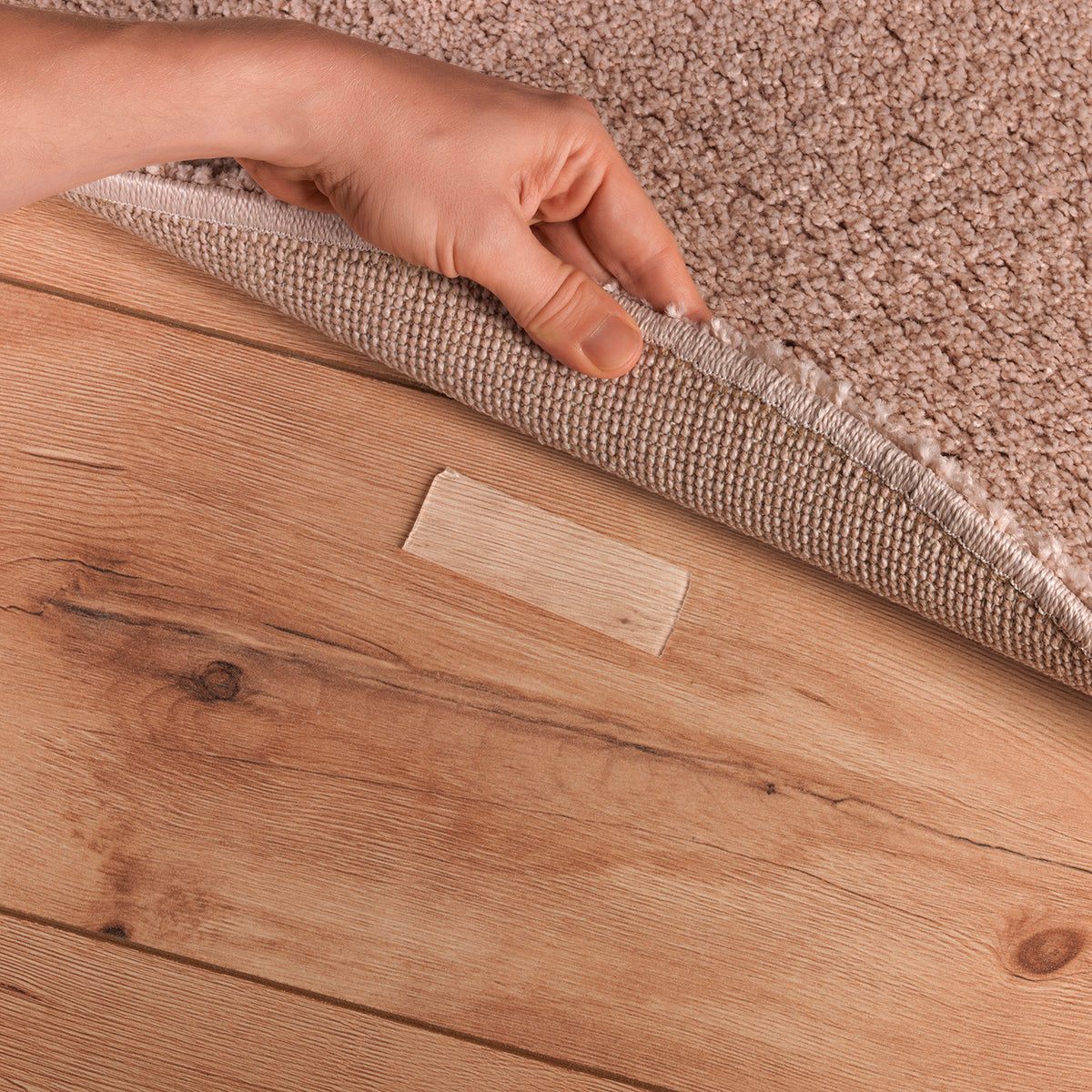 Spurenloses Klebeband - 5 m - 2er-Set unter Teppich auf Holzboden, rückstandslos haftend