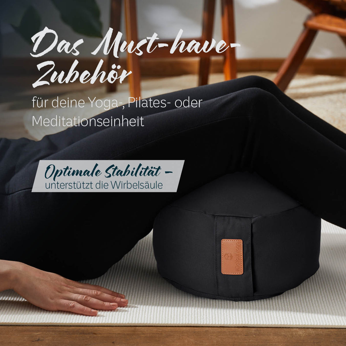 Yoga-Kissen Vishnu rund 30x30x15 cm schwarz, gefüllt mit Bio-Dinkelspelz, unterstützt Yoga, Pilates und Meditation mit stabiler Wirbelsäulenhaltung.