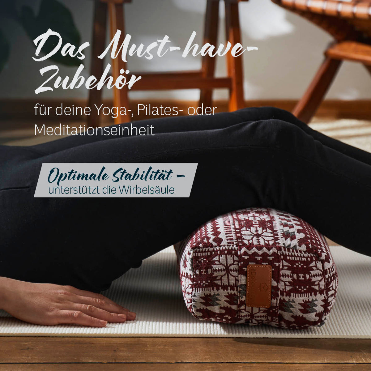 Yoga-Bolster Paravati - gefüllt mit Bio-Dinkelspelz, 67 x 22 x 13 cm, Style 9 Rot-Weiß, für Yoga, Pilates und Meditation.
