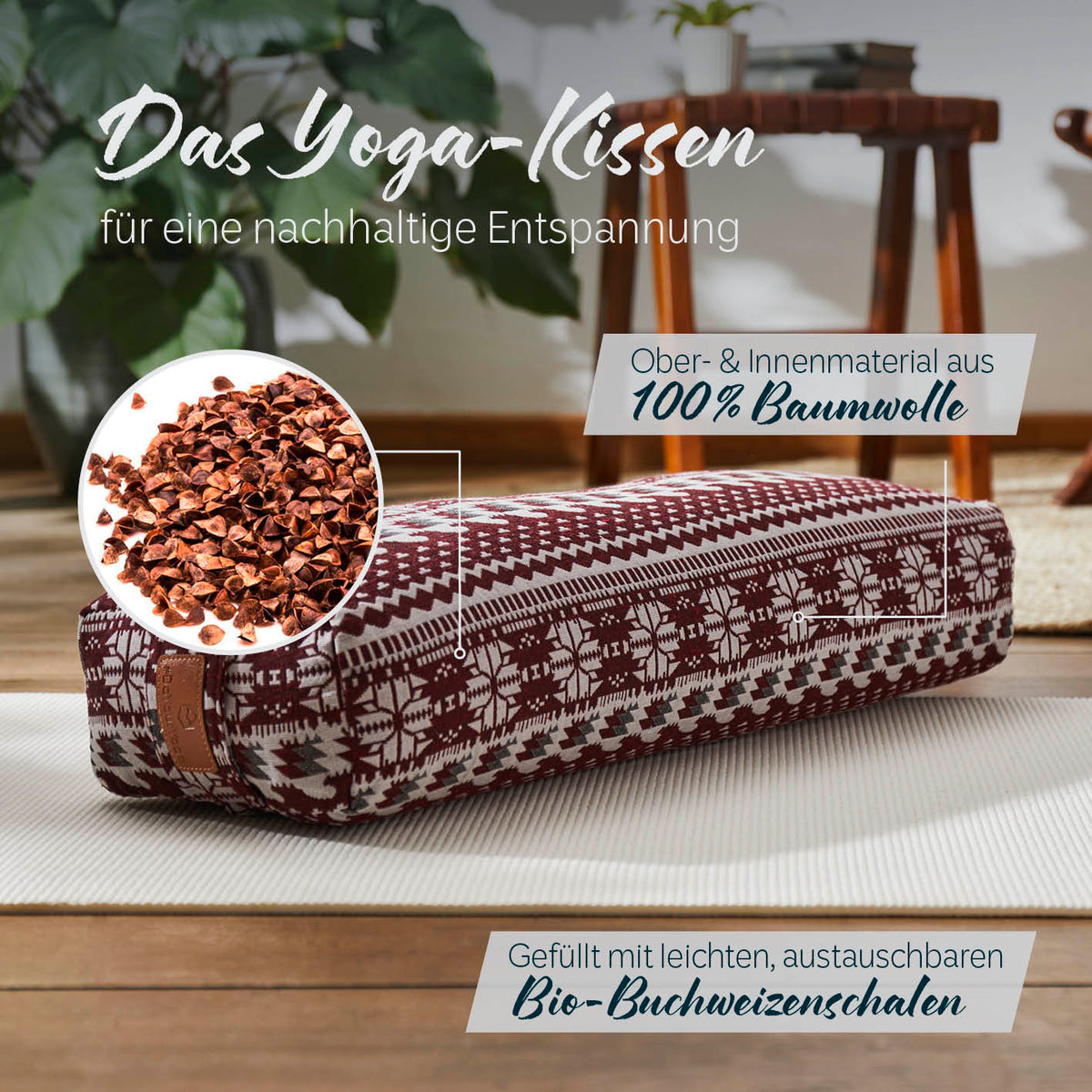 Yoga-Bolster Paravati in Rot-Weiß mit Bio-Buchweizenschalen gefüllt, Bezug aus 100% Baumwolle, ideal für nachhaltige Entspannung.