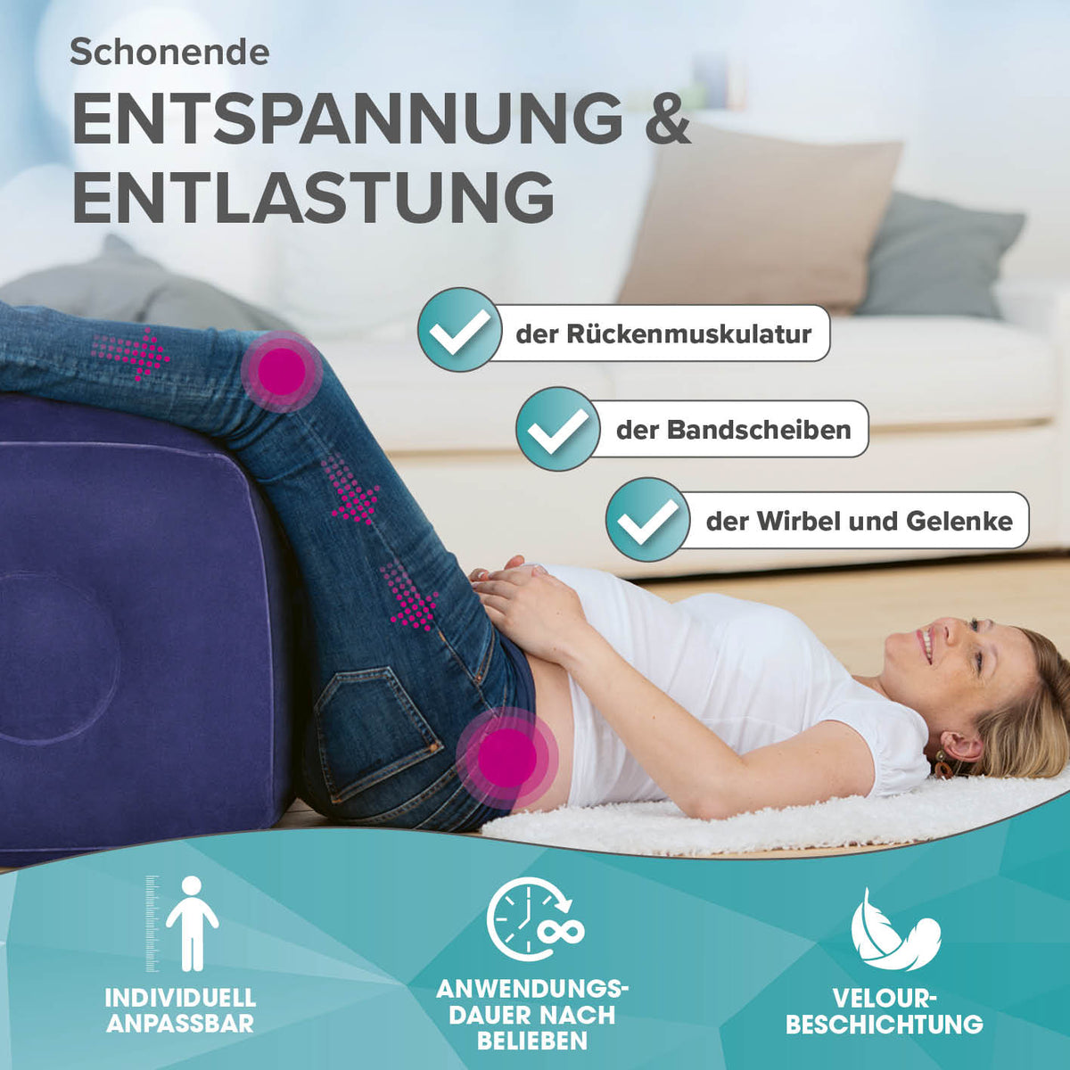 Frau liegt entspannt mit hochgelegten Beinen auf dem Stufenbett zur Entlastung von Rücken, Bandscheiben und Gelenken.