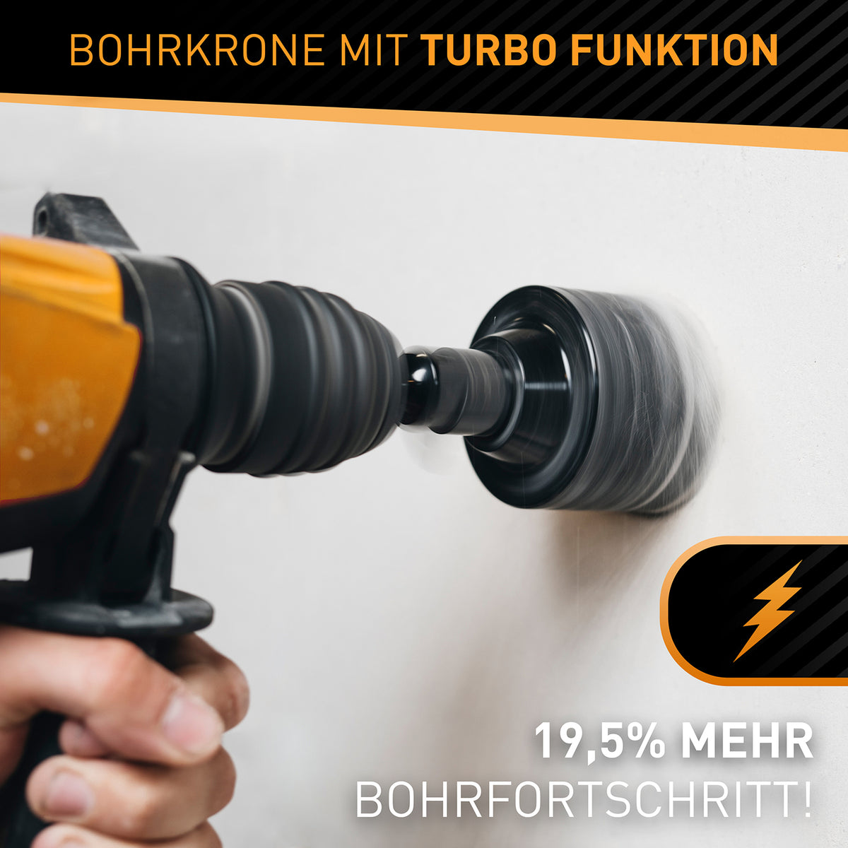 Bohrkronen Set - 68mm + SDS-Plus-Adapter in Aktion mit Turbo Funktion für schnellen Bohrfortschritt in Mauerwerk und Beton.