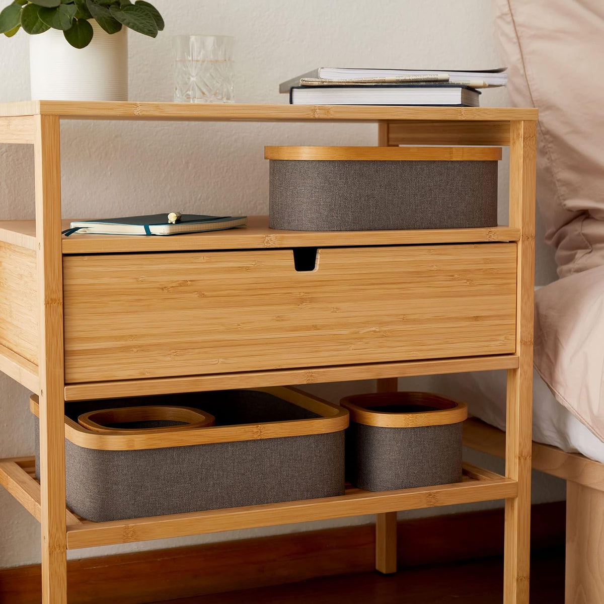 Aufbewahrungsboxen mit Bambus-Rahmen - 4er-Set - Rosa, stapelbare Aufbewahrungsboxen mit Bambusrahmen für Ordnung im Zuhause.