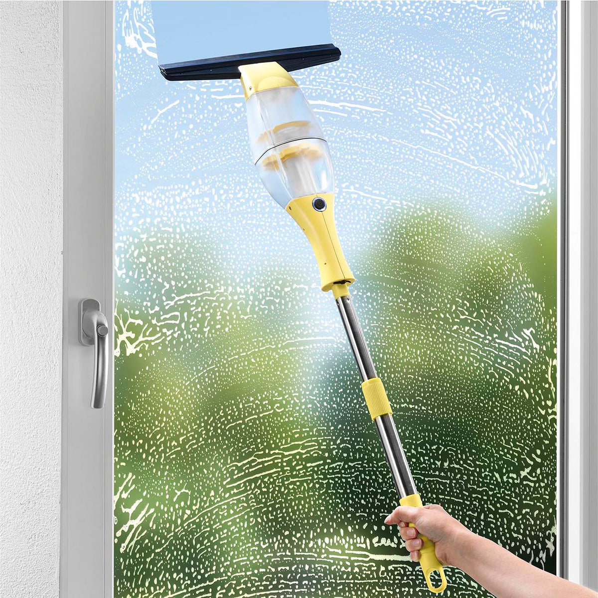 Akku-Fensterreiniger - Gelb mit Teleskopstange, akkubetrieben, saugt Schmutzwasser direkt ab, für streifenfreie Fensterreinigung.