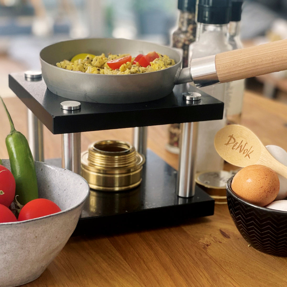 Tisch-Kochset für bis zu 2 Personen - Edelstahl/schwarz mit Pfanne, Brenner und Tragetasche ideal für flexibles Kochen ohne Strom.