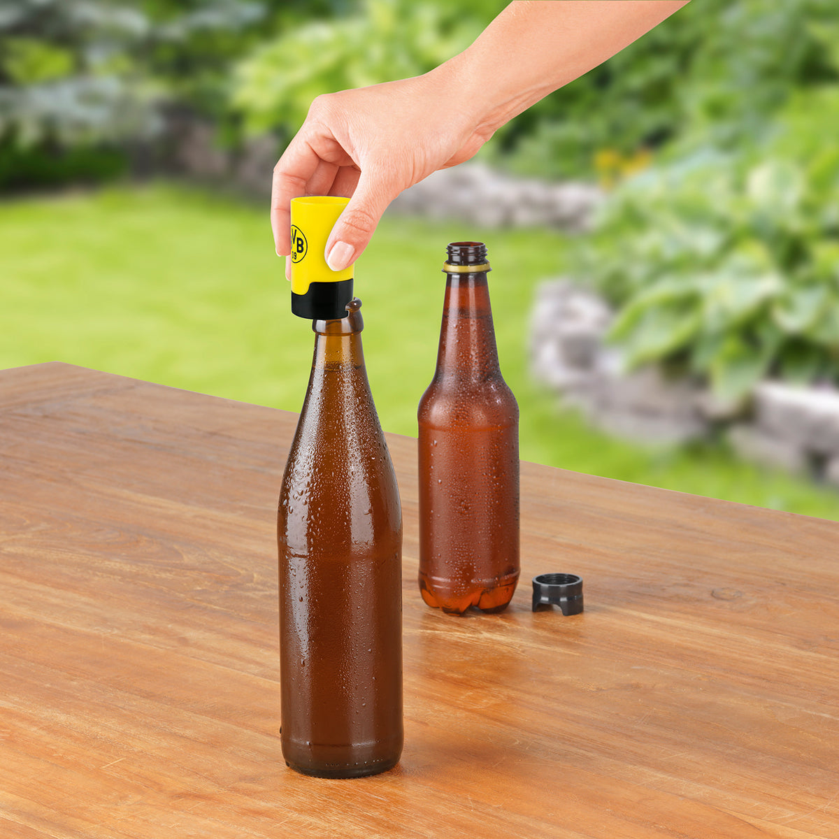 Bier-Aufbereiter im BVB-Design - 3er-Set mit Flaschenaufsatz für kohlensäurehaltige Getränke, schützt vor Insekten und erhält Frische.