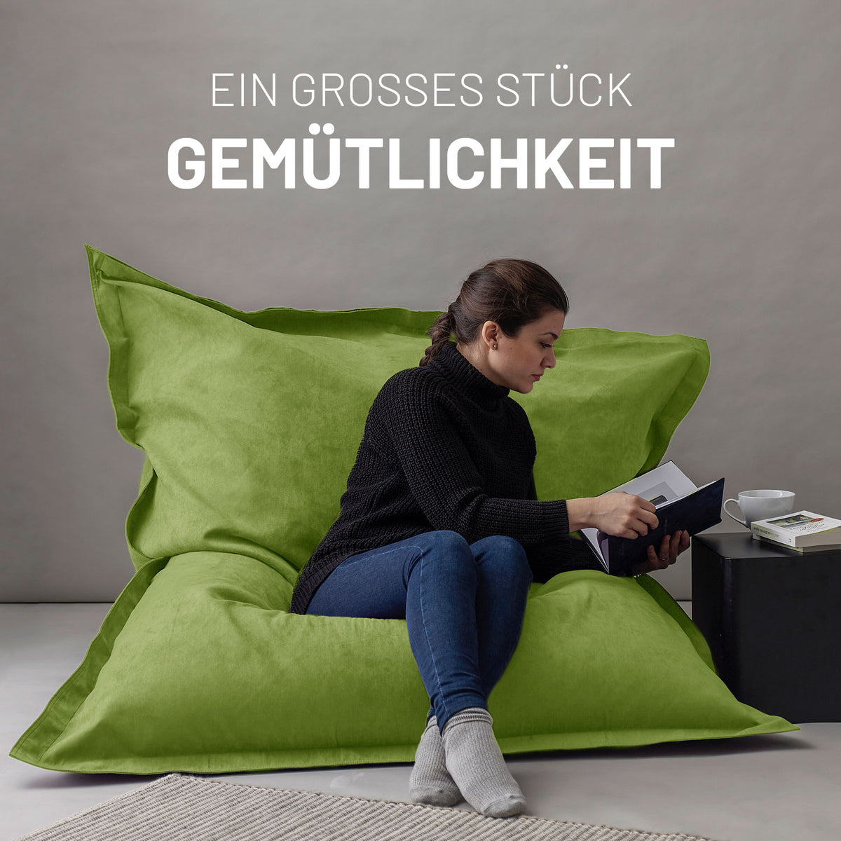 XXL Microvelours Sitzsack (380 L) - indoor - Grün mit komfortabler Füllung, ideal zum Entspannen im Wohnzimmer oder Kinderzimmer.