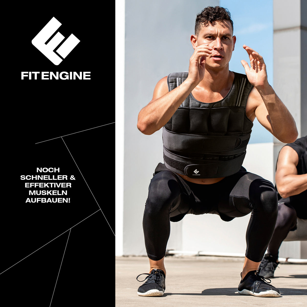 Mann trainiert draußen mit der verstellbaren Gewichtsweste - 20 kg von FITENGINE für intensiveres Training.