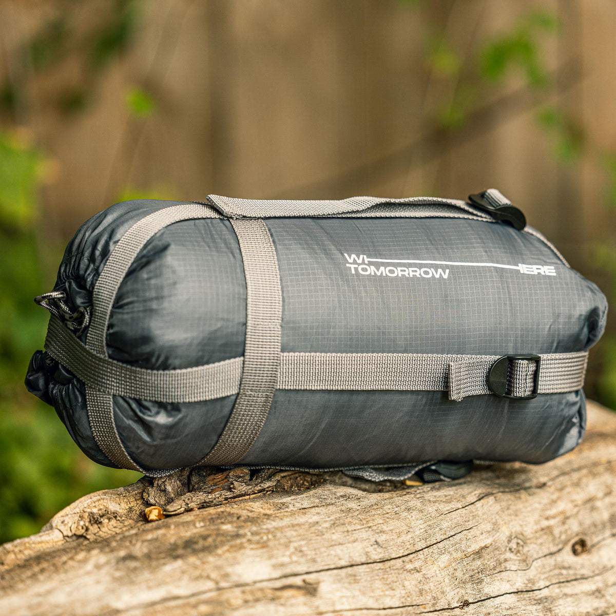 Camping Schlafsack Small & Light - kompakt verpackter Mumienschlafsack mit wasserabweisendem Außenmaterial und Packsack.
