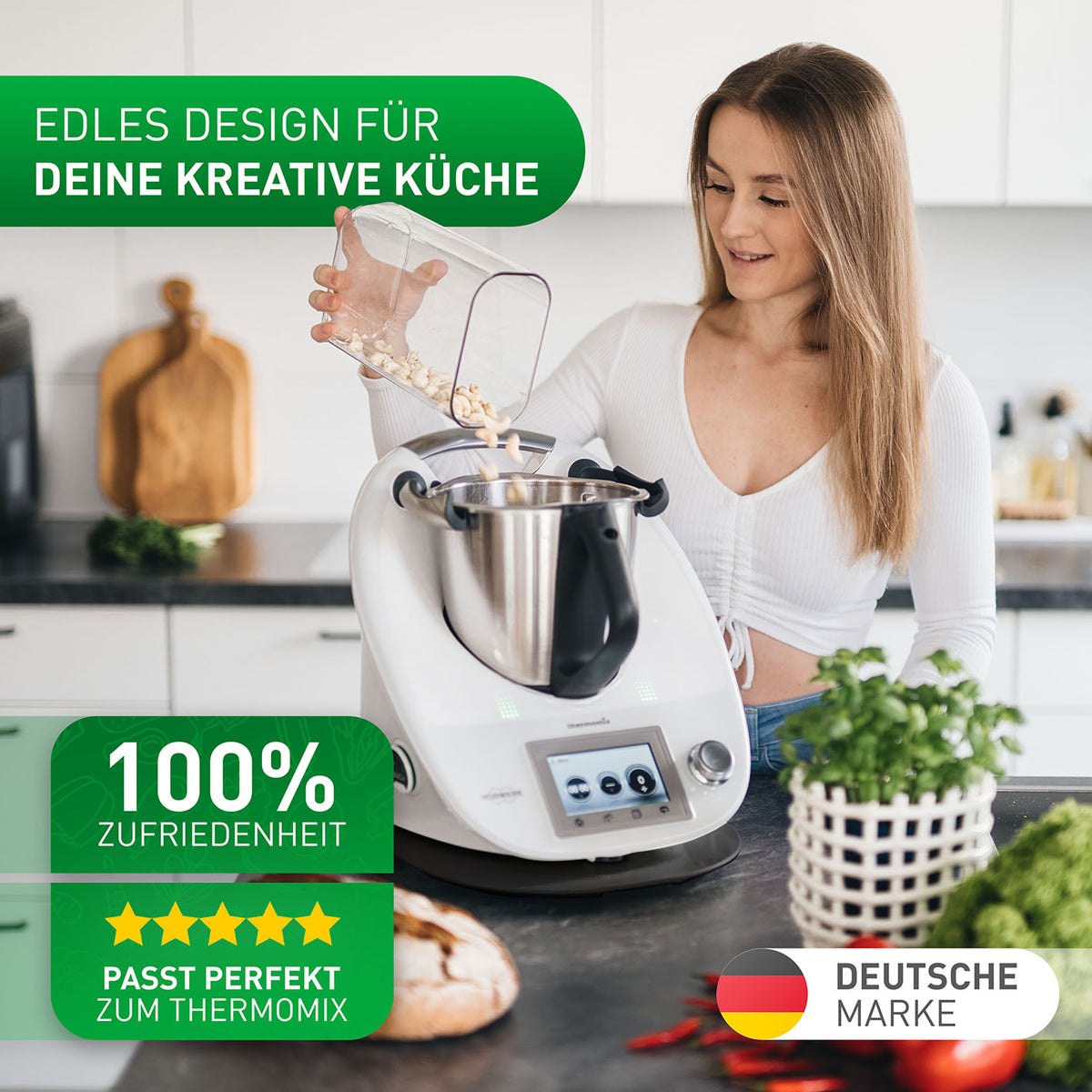Gleitbrett für Thermomix - Schwarz aus robustem Mineral-Acrylstein mit Teflon-Gleitern und ergonomischen Griffmulden.