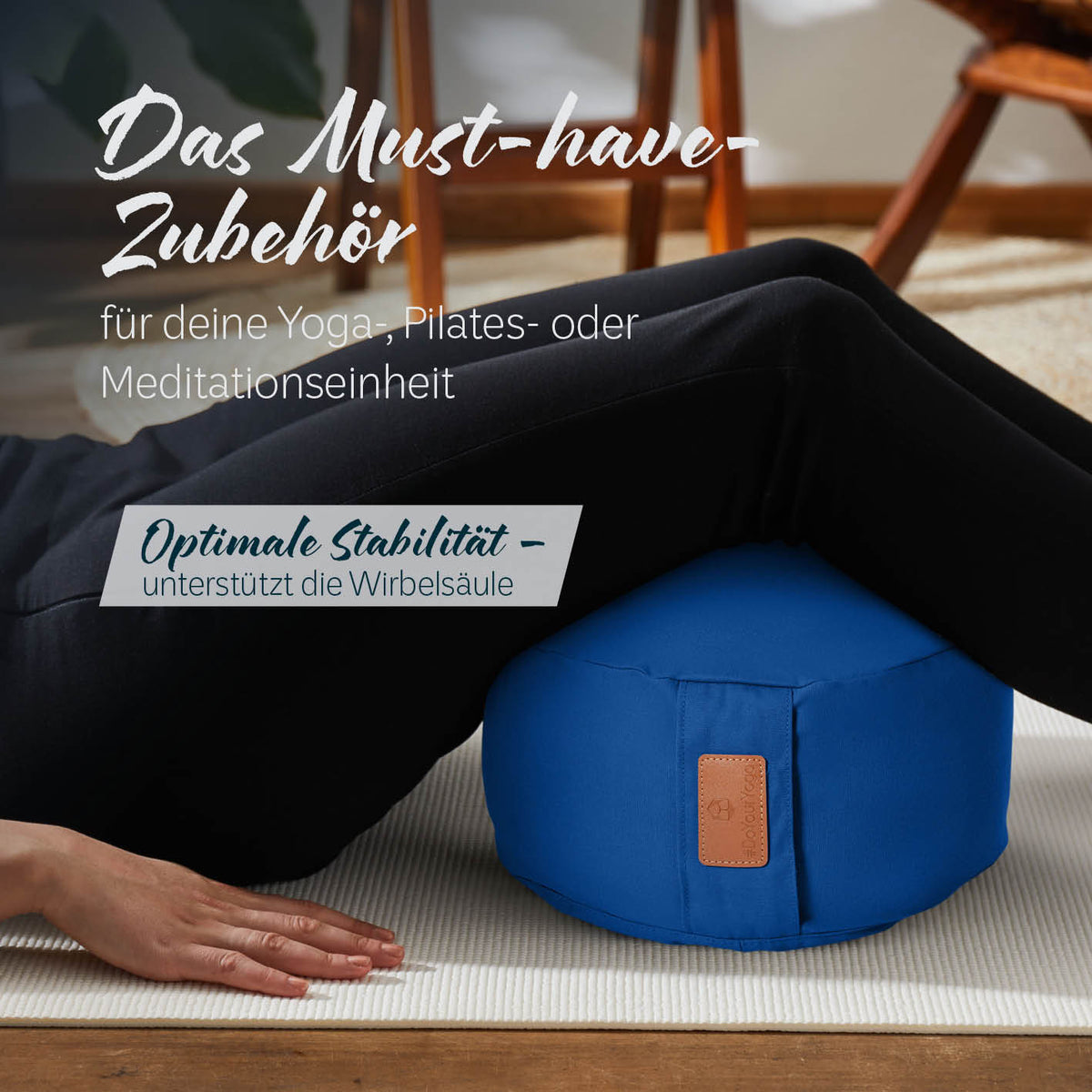 Yoga-Kissen Vishnu in Navyblau, rund 30x30x15 cm, gefüllt mit Bio-Buchweizenschalen, ideal für Yoga, Pilates und Meditation.