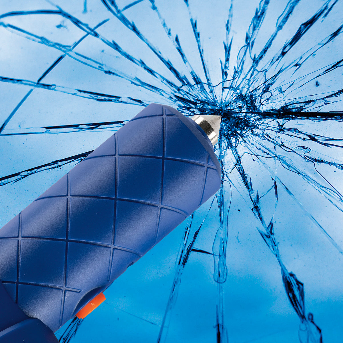 3-in-1-Akkusauger - Blau/Orange mit blauem Saugaufsatz vor zerbrochenem Glas
