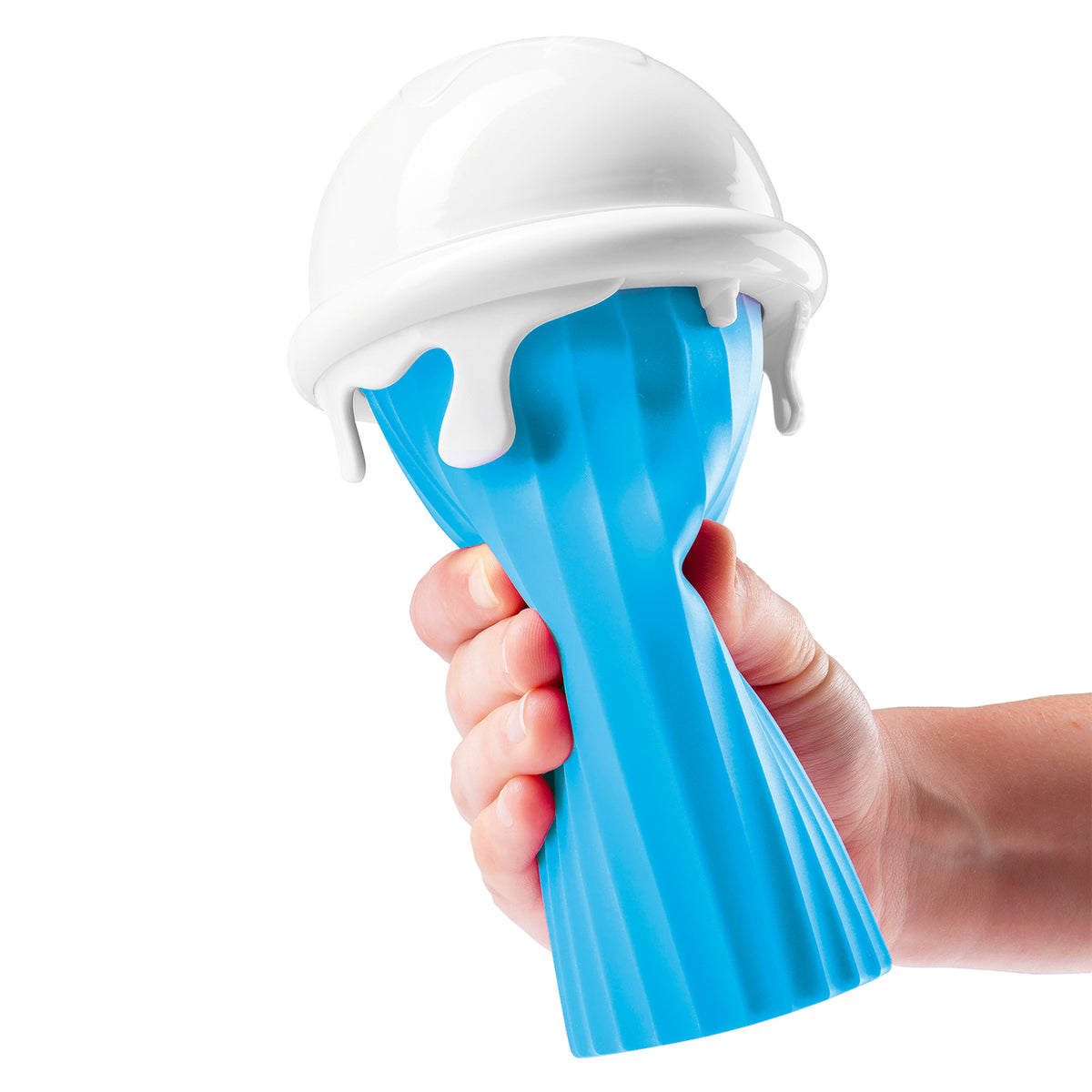 FreezeUp Slushy Cup - Blau/Weiß blauer Slushy-Becher mit weißem Deckel in einer Hand