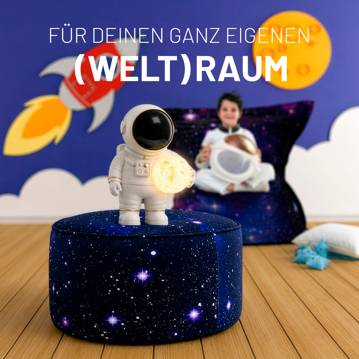 Sitzsack Pouf Galaxy mit galaxieinspiriertem Muster, vielseitig nutzbar als bequeme Sitzgelegenheit oder dekorative Fußablage im Kinderzimmer.