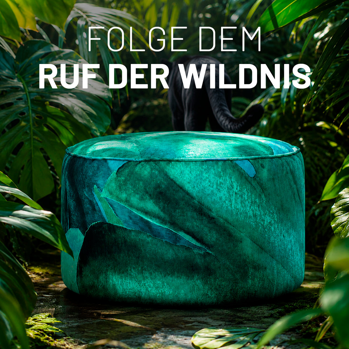 Sitzsack Pouf Botanical mit tropischem Blattmuster in sattem Grün, ideal für natürliche und entspannte Wohnatmosphäre.