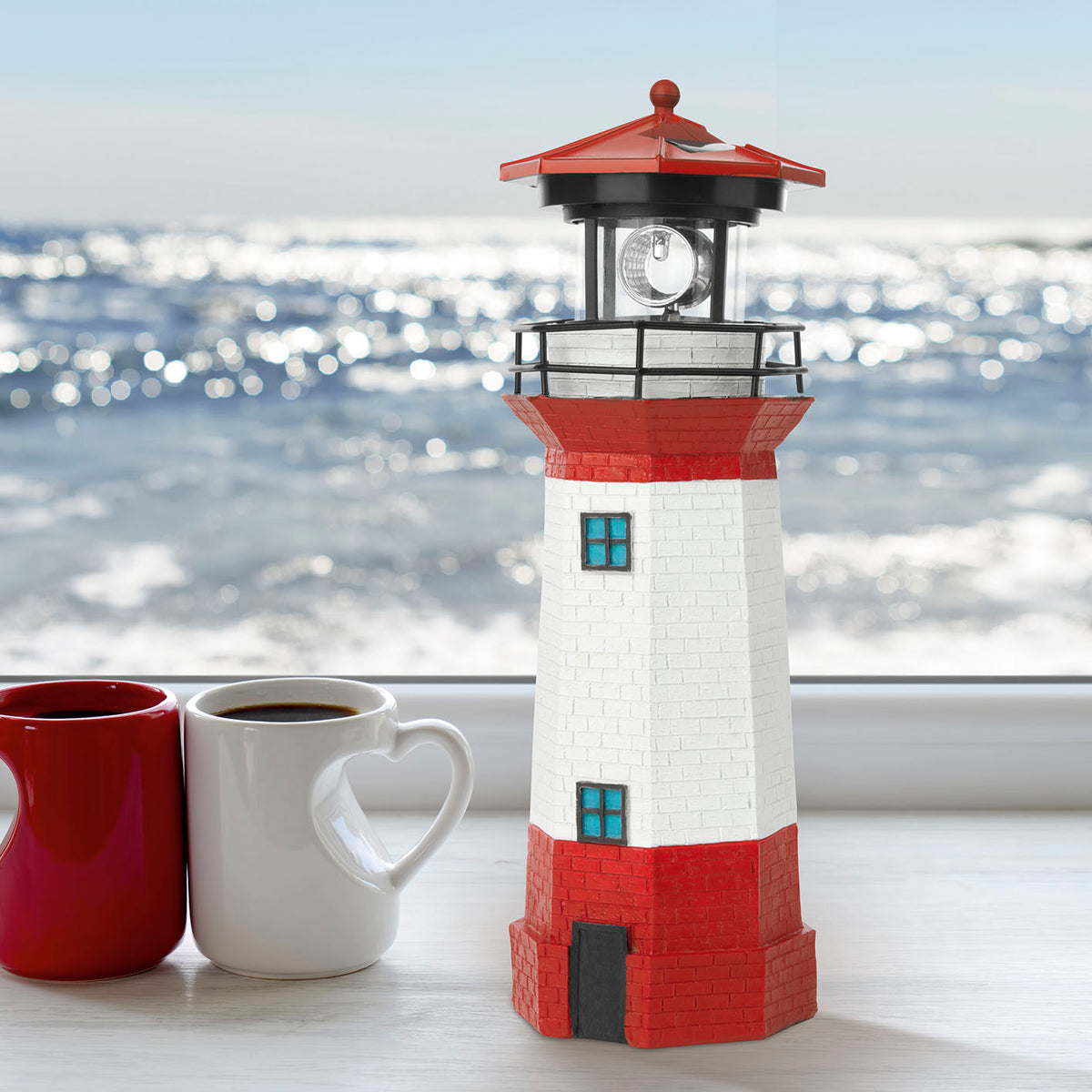 Solar-Leuchte Leuchtturm - Rot/Weiß mit maritimem Design, dekorative Tischleuchte für stimmungsvolle Beleuchtung im Innenbereich.