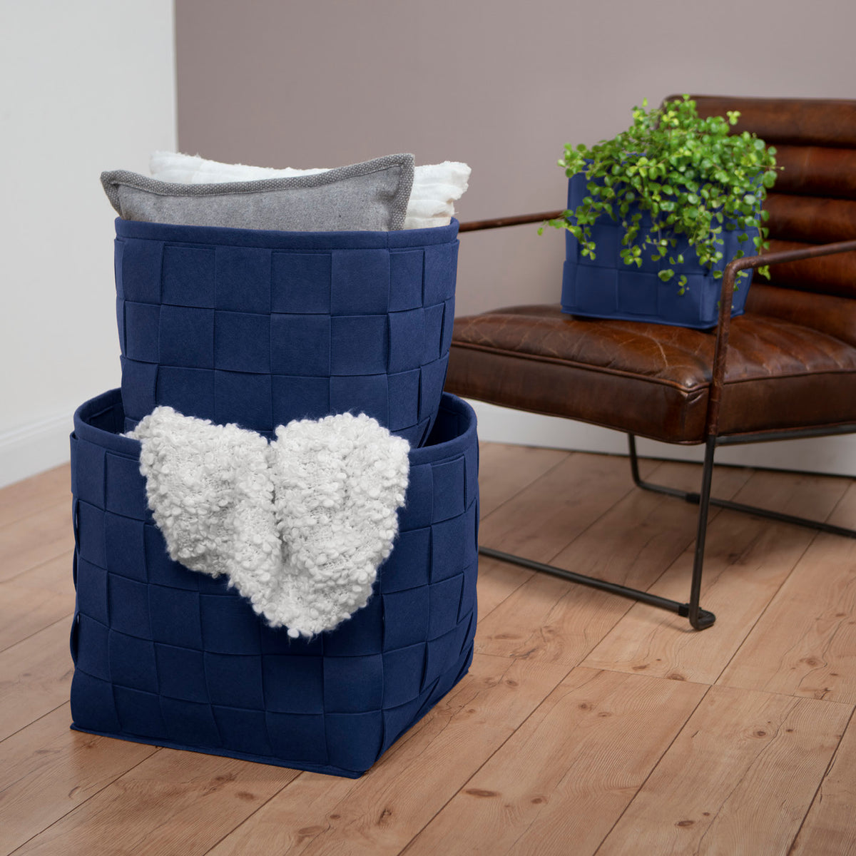 Filz-Aufbewahrungstasche M - 35 x 25 x 25 cm - Dunkelblau, faltbar, mit Tragegriffen, stilvoller, moderner Filz-Aufbewahrungskorb im Scandi Style.