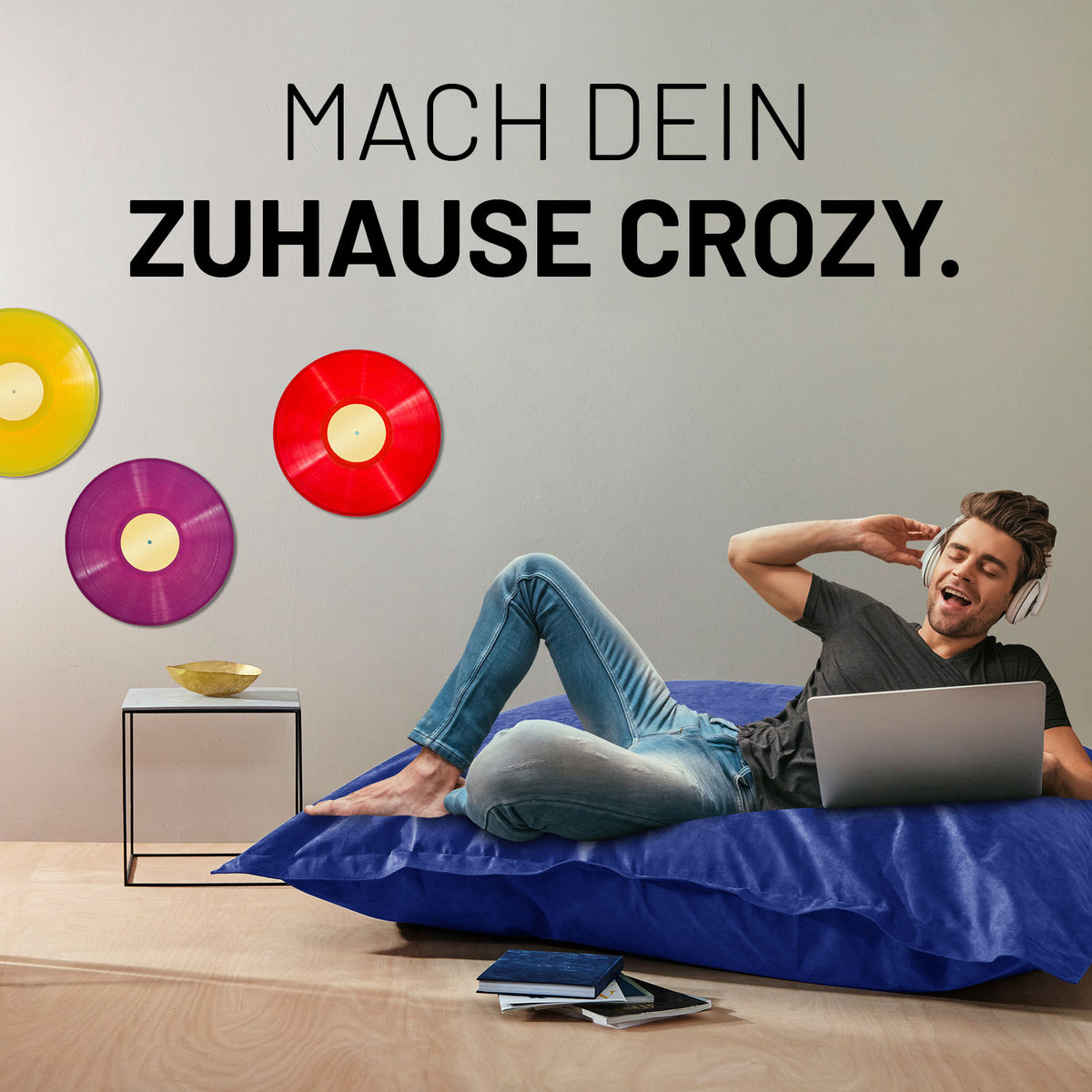 XXL Microvelours Sitzsack (380 L) Royalblau mit komfortablem Material, perfekt zum Entspannen im Wohnzimmer oder Kinderzimmer.