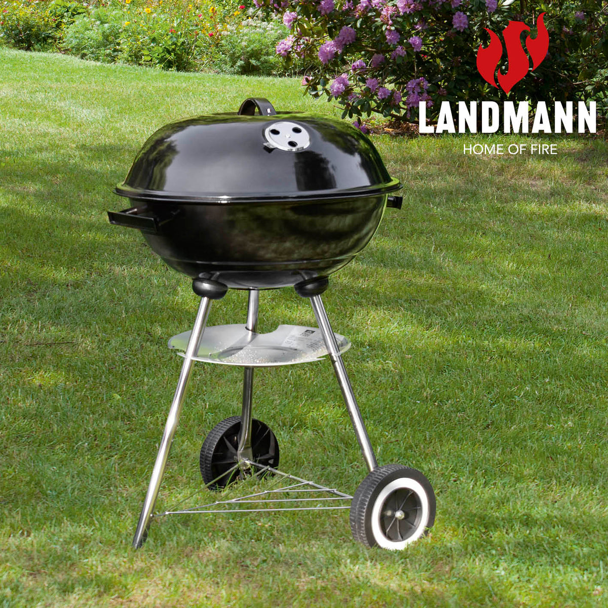 Holzkohle-Kugelgrill mit Ø 41 cm Grillfläche, 3 Stativbeinen, 2 Rollen und integriertem Lüftungsregler für optimale Hitze.