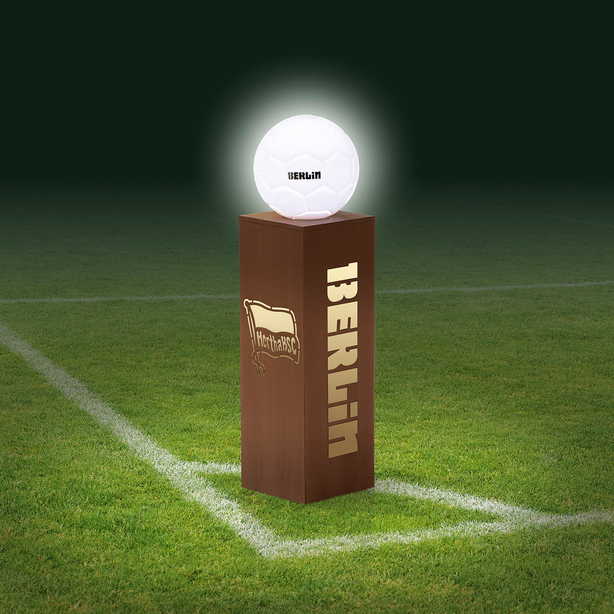 LED-Dekosäule Rost-Optik mit Leuchtkugel - 84 cm - braun, Metall-Säule mit Berlin-Logo und Fußball LED-Leuchte, akkubetrieben, für Innen & Außen.