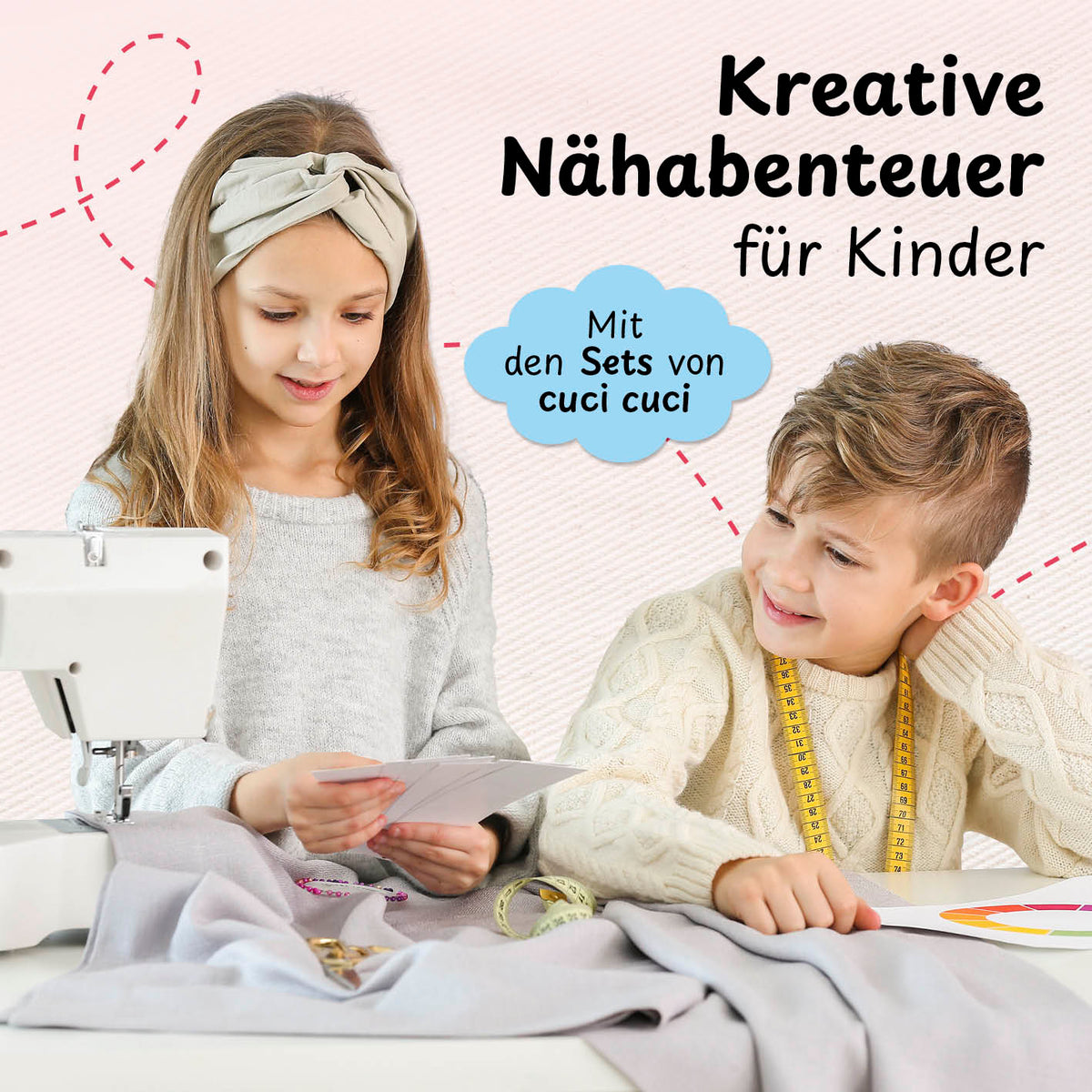 Nähende Kinder mit Nähmaschine und Material aus dem Näh-Baukastenset Motiv Einhorn Elly von cuci cuci für Einsteiger ab 5 Jahren.