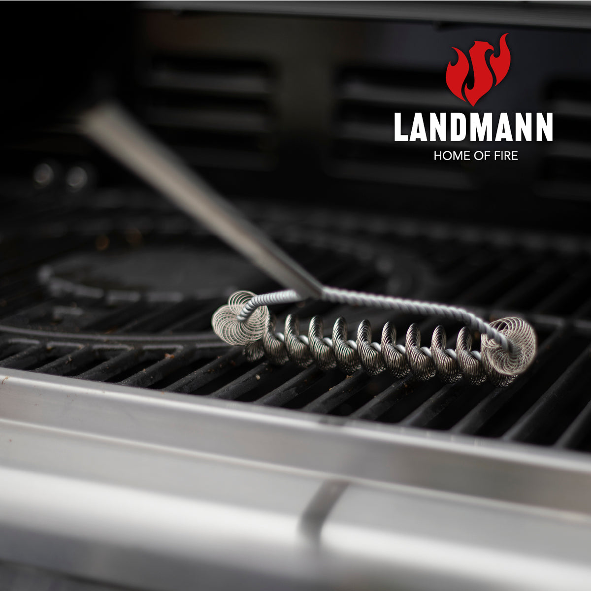 Grillrost-Reinigungsbürste mit langlebiger Edelstahlspule zur gründlichen Reinigung von Gas-, Holzkohle- und Elektrogrills.