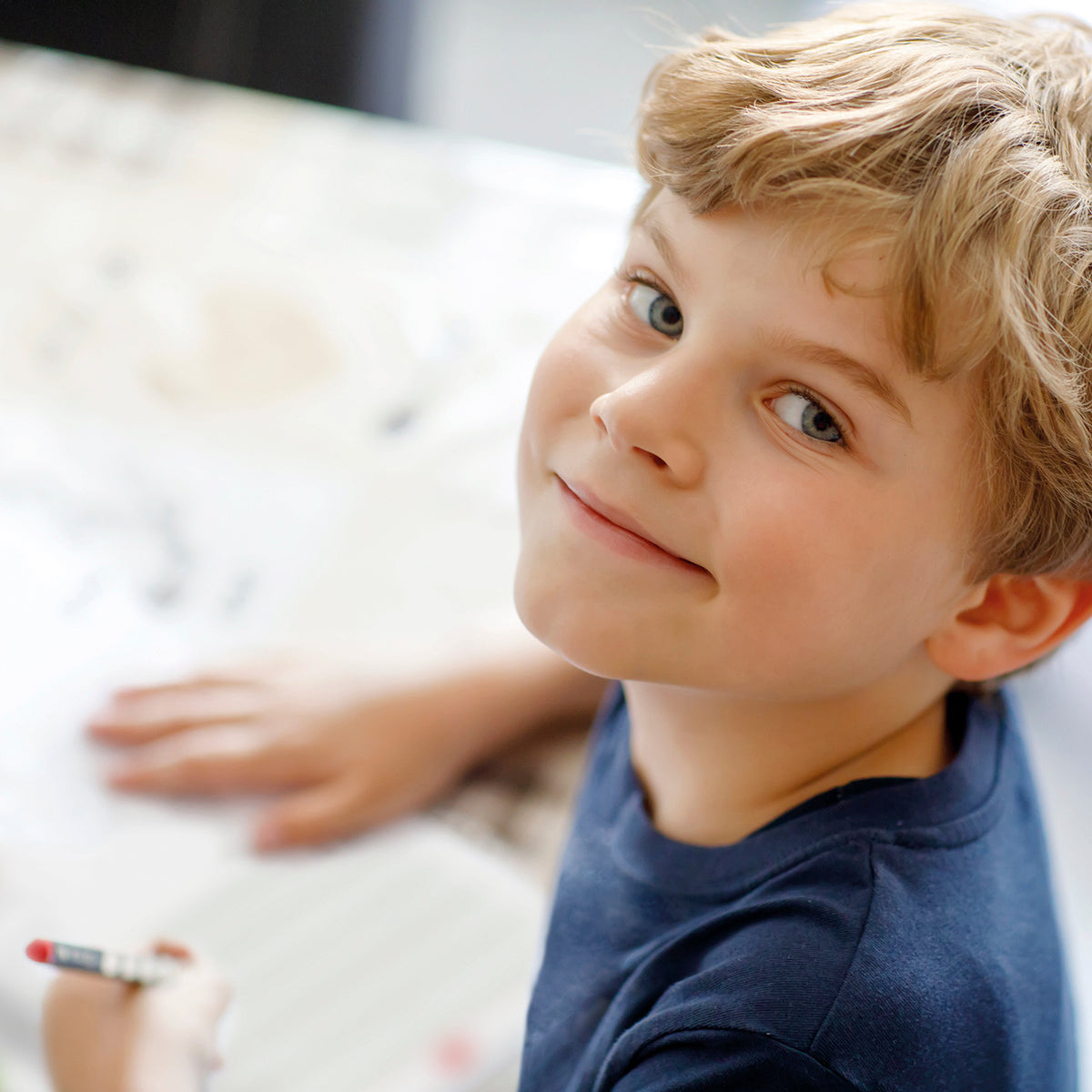 Heft Schreibschrift - Schulausgangsschrift - mit Bleistift und Radiergummi - DIN-A4, Kind lernt Schreibschrift zuhause.