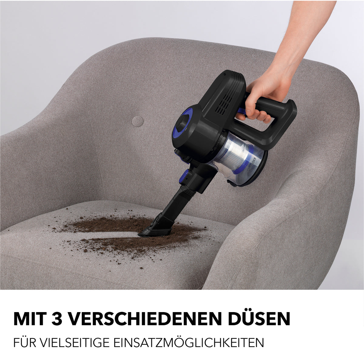 Zyklon-Staubsauger - schwarz/blau mit Fugendüse zur gründlichen Reinigung von Polstermöbeln und schwer zugänglichen Stellen.