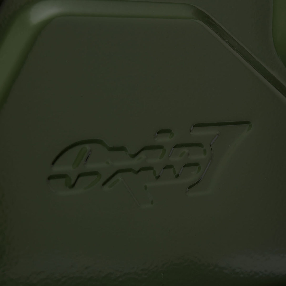 Metall Benzinkanister Kraftstoffkanister - Olivgrün - 20 Liter aus 0,9mm Stahl, korrosionsgeschützt, stoß- und feuerfest, 20 Liter Fassungsvermögen.
